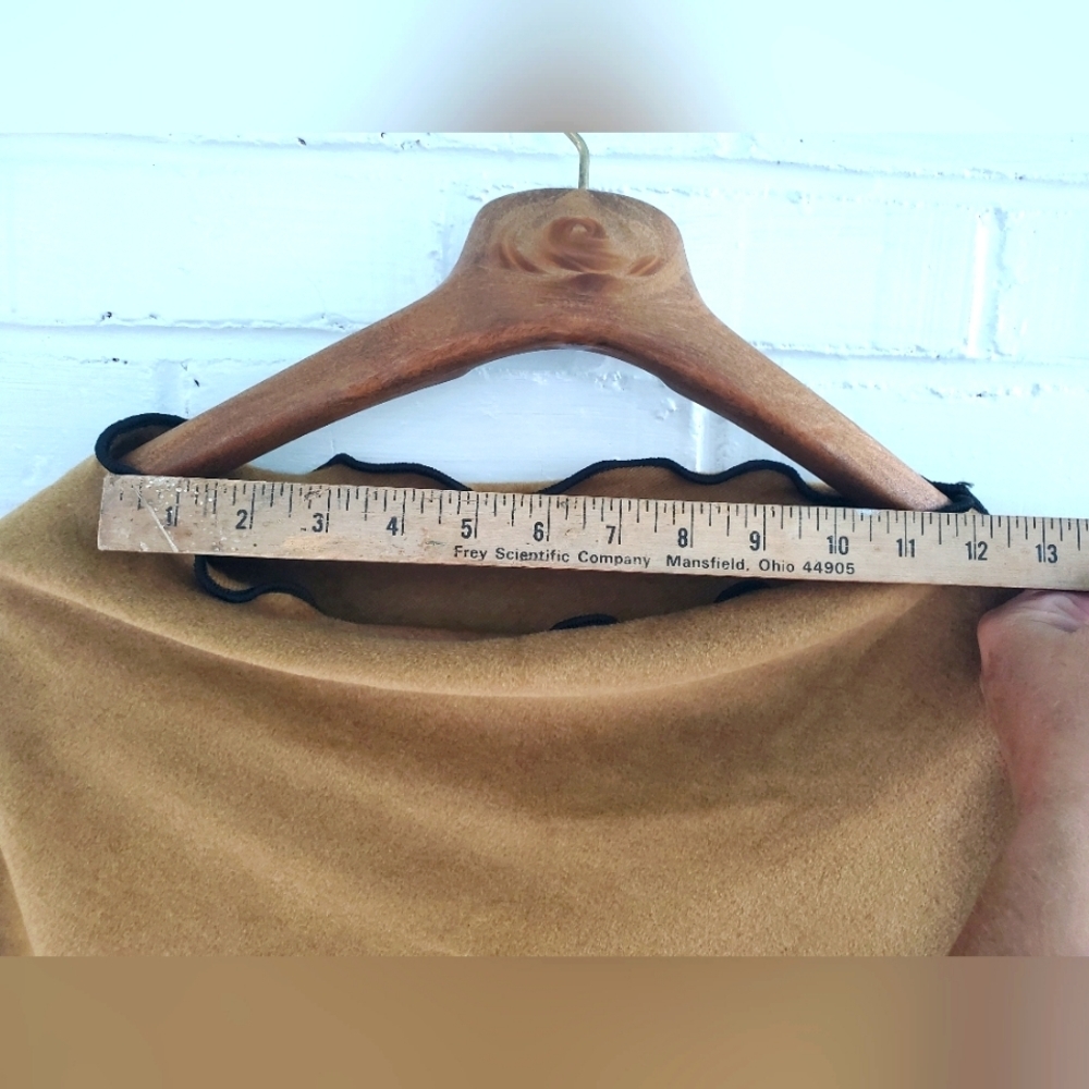 Vintage Women's Reversible Poncho. Camel color. One size. - Picture 8 of 12